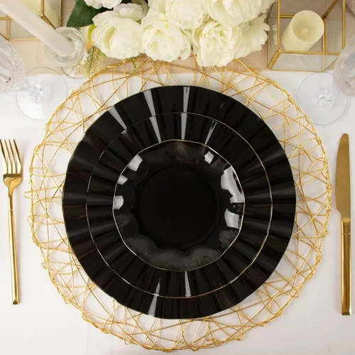 Vista 107 de Tableclothsfactory Paquete de 10 platos redondos de plástico negro de 6 pulgadas para ensalada de postre, platos desechables con borde ondulado