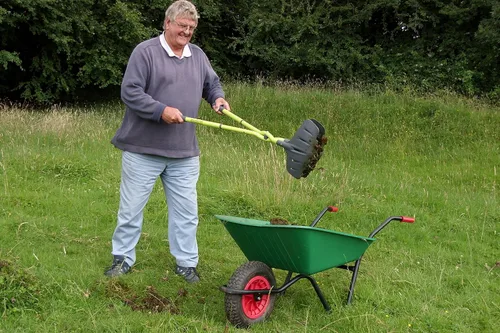 Vista 4 de Radius Garden 500C Gator Grabber Herramienta de limpieza