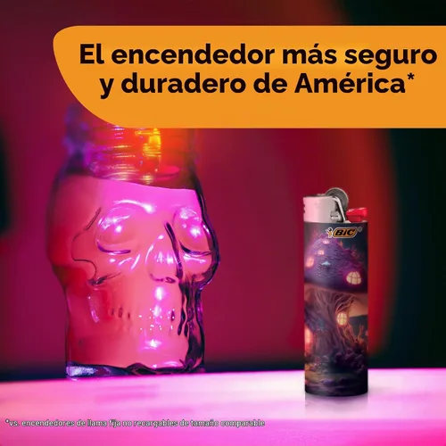 Vista 4 de BIC Maxi - Encendedores de bolsillo, serie caprichosa, paquete de 8 Relleno de calcetines de Navidad, iluminación de velas navideñas, diseños