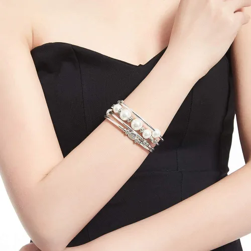 Vista 7 de Gargantilla en capas con perlas de agua dulce y pulsera de perlas