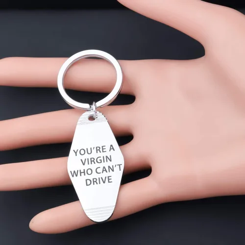 Vista 3 de ENSIANTH Llavero de hotel inspirado en llavero sin pistas You're a Virgin Who Can't Drive Motel Key Tag