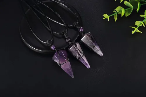 Vista 5 de XIANNVXI collar de piedras preciosas de cristal curativo con colgante de pirámide y cadena ajustable, joyería de cuarzo natural reiki para hombres
