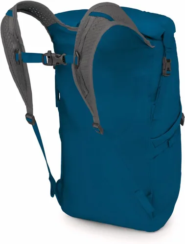 Vista 7 de Osprey Paquete de cosas secas ultraligeras de 20 L, color azul frente al agua