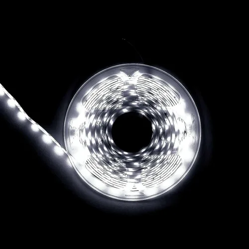 Vista 8 de Efavormart - Tira de luces LED de 16.4 pies, impermeable, color blanco frío, ultra brillante, 300 LED de alta densidad, 5050, cinta SMD para debajo