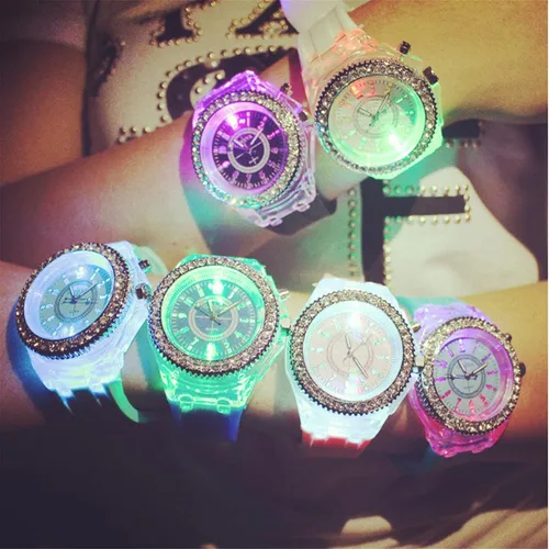 Vista 2 de CdyBox Reloj de silicona brillante para mujeres y hombres, luces LED luminosas coloridas relojes deportivos para niñas y niños (paquete de 6)