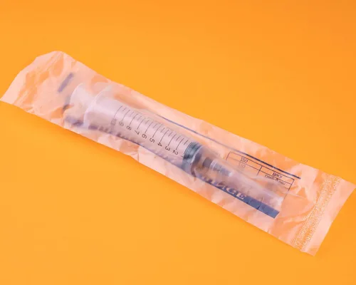 Vista 6 de Jeringa desechable de 0.3 fl oz con aguja de 22G/1.5 pulgadas, paquete individual (20)