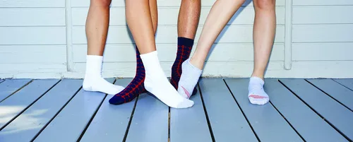 Vista 2 de Hanes Women's Cushioned Athletic Ankle Socks (10-Pack)