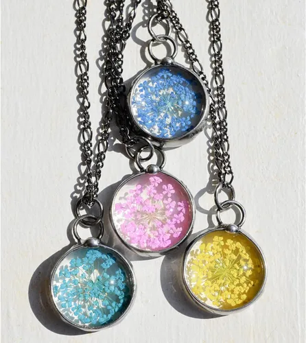 Vista 16 de Queen Anne's - Collar de encaje con colgante de flor prensada real en cristal hecho a mano, joyería de flores silvestres, collares de encaje