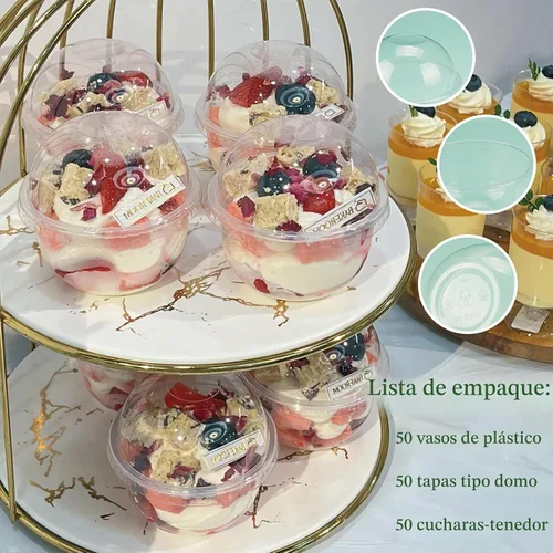 Vista 5 de Hiasobre Paquete de 50 vasos de plástico con tapas de cúpula y cucharas, tazas de postre transparentes de 8 onzas sin tapas de agujero, mini tazas