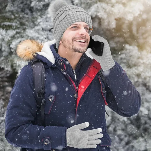 Vista 5 de Aneco Conjuntos cálidos de invierno para mujer, con pompones de piel de punto, gorro con lazo circular, bufanda para pantalla táctil, accesorios