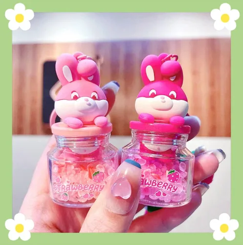 Vista 7 de YOU WIZV Llavero líquido Kawaii rosa lindo anime fresa conejo aroma mochila llaveros para mujeres niñas