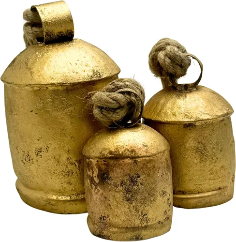 Vista 10 de BELLUXE - Campanas pequeñas de vaca rústicas de metal de estaño de la suerte hechas a mano, campanas de decoración de Navidad con cuerda de yute