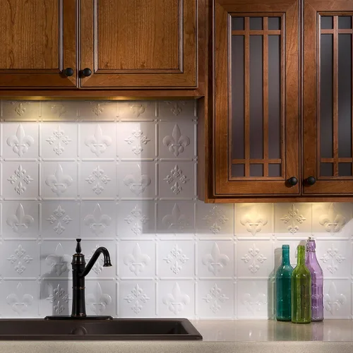 Vista 2 de FASÄDE Fleur de Lis - Kit decorativo de vinilo para salpicaduras de 15 pies cuadrados, color blanco brillante