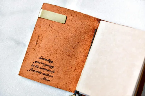 Vista 6 de Personalized Distressed Leather Journal by Left Coast Original