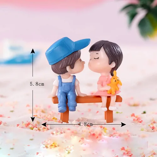 Vista 7 de 8 figuras en miniatura para parejas, para amantes de la pareja, silla, beso de niño y niña, decoración de pastel, micro adornos de paisaje, jardín