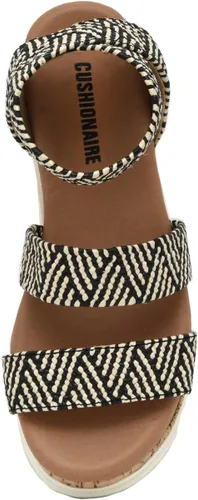 Vista 5 de CUSHIONAIRE Sandalia de cuña de corcho Naomi para mujer + anchos disponibles, Negro