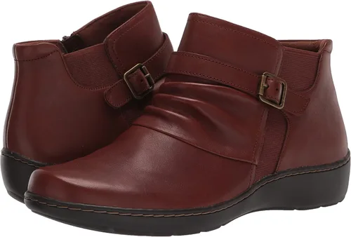 Vista 7 de Clarks Women's Cora Rouched Ankle Boot