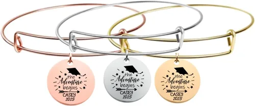 Vista 2 de 2025 Graduation Bangle Bracelet – Personalized The Adventure Begins Charm with Cap and Name Engraving – Adjustable Wire Bracelet – Gift for Her