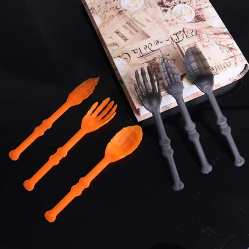 Vista 4 de NUOBESTY Juego de vajilla de Halloween, 3 piezas de calavera, tenedores, cucharas, cubiertos decorativos para fiesta, cocina, comedor, bar
