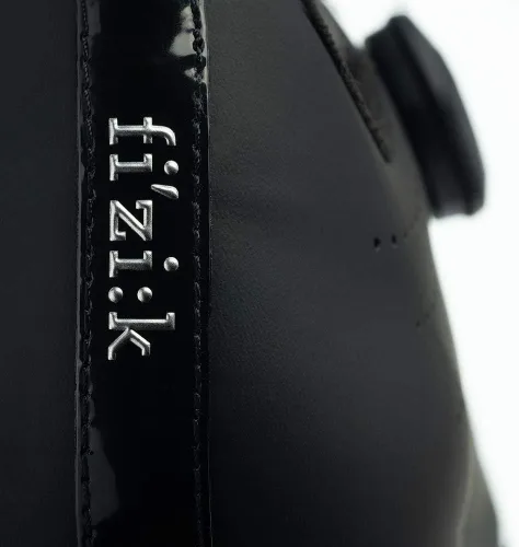 Vista 4 de Fizik R5 Zapatos de ciclismo de carretera con refuerzo de carbono, microtex, de buen ajuste