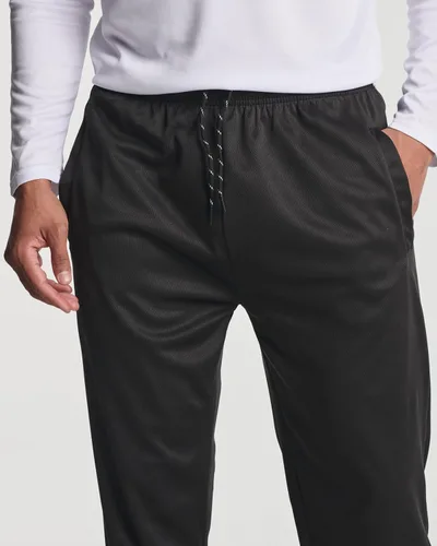 Vista 4 de Real Essentials Paquete de 3 pantalones deportivos de malla Tech para hombre con bolsillos (disponibles en tallas grandes y altas)