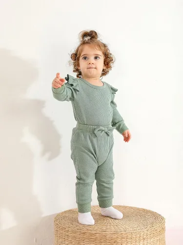 Vista 2 de Conjunto de ropa de 2 piezas para niña con diseño de corazón texturizado con volantes, sin botones de manga larga y lazo frontal