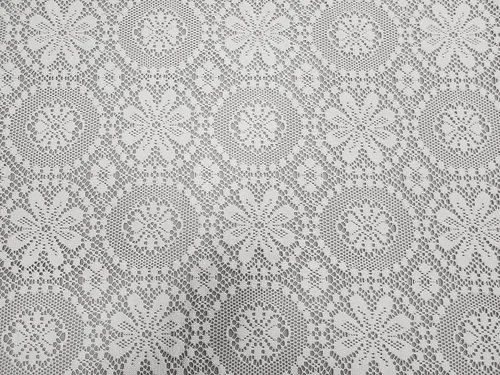 Vista 2 de Van Wyck Medallion - Mantel de encaje de punto pesado 60x104, color blanco