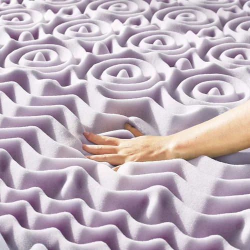 Vista 4 de Mellow Cubrecolchón de espuma viscoelástica de 5 zonas de 1.5 pulgadas, infusión calmante de lavanda, tamaño matrimonial