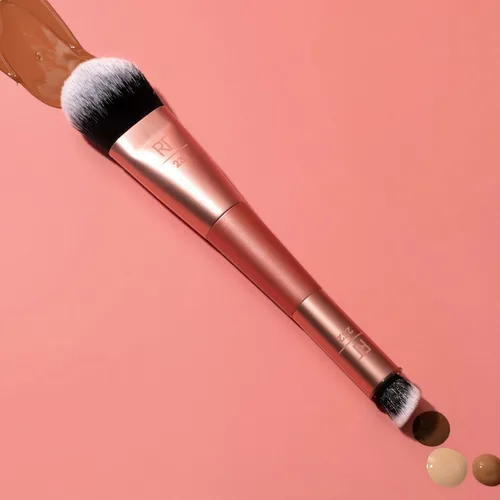 Vista 5 de Real Techniques Cover & Conceal Brocha de maquillaje de doble extremo, cobertura de base impecable, cepillo 2 en 1 que suaviza y cubre manchas e
