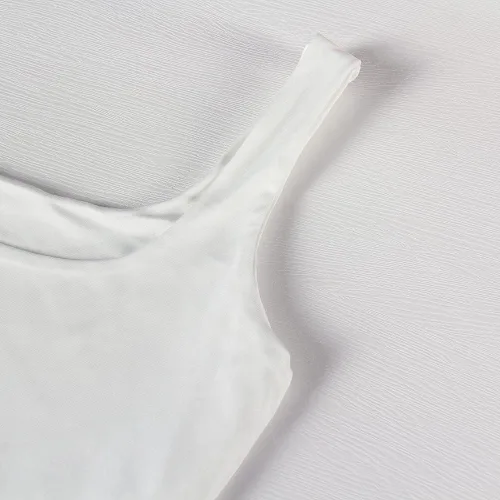 Vista 4 de GEMBERA Camiseta sin mangas sexy sin mangas con cuello cuadrado para mujer, ajustada, para gimnasio, elástica, recortada