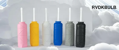 Vista 9 de Botella de ducha de silicona compacta plegable, kit de ducha de viaje reutilizable, capacidad de 24 onzas líquidas, gris