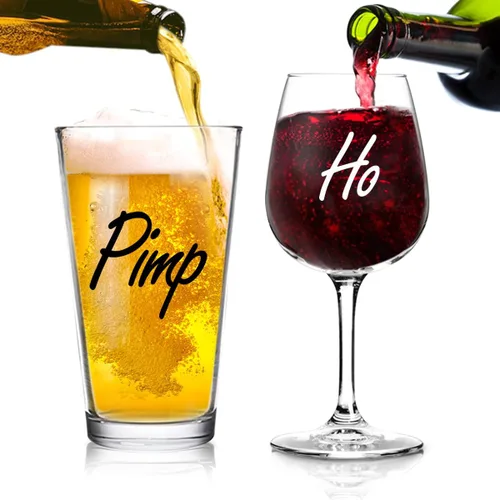 Vista 2 de DU VINO Pimp & Ho - Juego de 2 copas de cerveza y vino Divertida novedad para él y ella o marido esposa Pareja, recién casado Regalo de boda