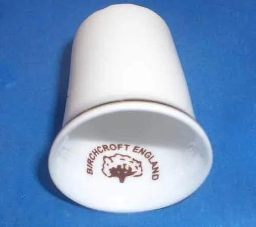 Vista 2 de Dedal coleccionable de porcelana de porcelana - Emblema nacional de Estados Unidos - con caja abovedada