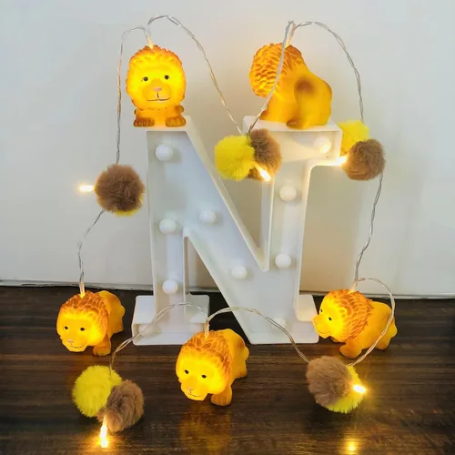 Vista 11 de Guirnalda de luces LED con forma de león con forma de animal de 5.4 pies, 10 luces LED de león con sombrero rojo, luces de hadas para decoración
