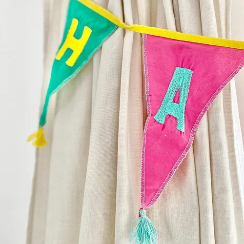 Vista 8 de Talking Tables Bandera de tela arcoíris con borlas – 10 pies Guirnalda de banderines de bandera triangular, 100% algodón, para niños, niñas