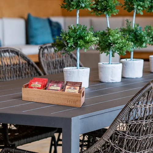 Vista 4 de HTB Bolsa de té de madera de acacia para almacenamiento y cepillo para fregar platos de teca