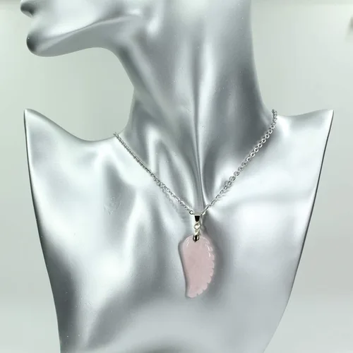 Vista 2 de Collares con colgante de ala de ángel tallada a mano con piedras preciosas de cuarzo rosa natural de 1.378 in