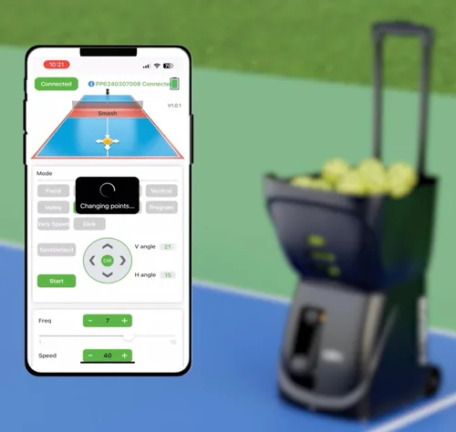 Vista 2 de OLIN LaunchONE - Máquina de entrenamiento para lanzador de bolas de pickleball, funciona con pilas, portátil, rotación automática