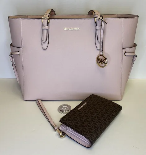 Vista 2 de Michael Kors MICHAEL Michel Kors Gilly - Bolsa de viaje con cordón grande con doble cierre para la muñeca