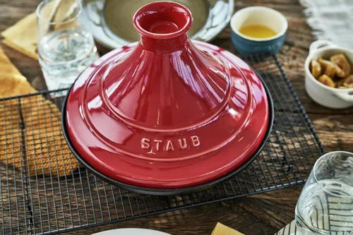 Vista 5 de STAUB – 327 – Tajine Hierro Fundido Rojo Cereza,11.0 x 11.0 x 7.9 in