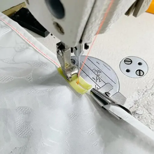 Vista 4 de 1 pie de dobladillo enrollado universal para máquina de coser (0.157 in)