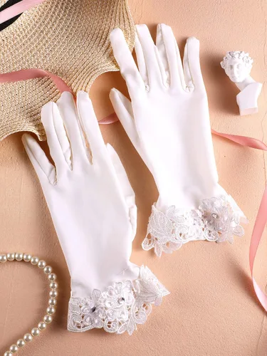 Vista 4 de Sumind Guantes cortos de satén hasta la muñeca, guantes de vestir para mujer, ópera, boda, banquete, vestido para fiesta y baile (beige, talla M)