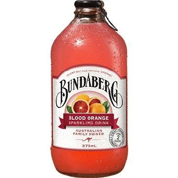 Vista 2 de Bundaberg Paquete de 4 bebidas de frutas espumosas de naranja sanguina fabricada en Australia