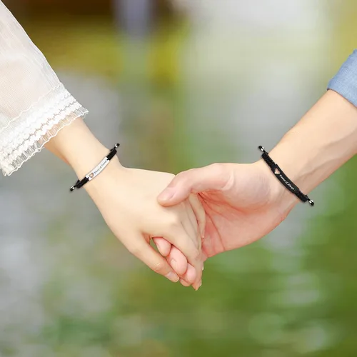 Vista 2 de Pulsera de pareja para hombres y mujeres, de acero inoxidable blanco y negro, grabada, joyería de amor para esposa, marido, 2 pulseras tejidas a