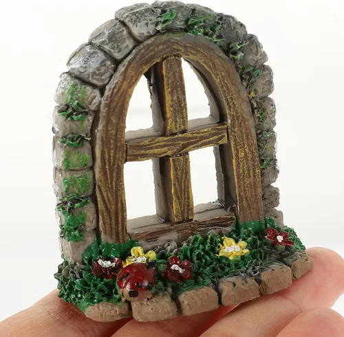 Vista 4 de Yardwe 5pcs Mini Patio Decoración Elementos Micro Jardín Ventana Decoración Niños y Niñas Decoración Creativa Set de Decoración Estilo Aleatorio