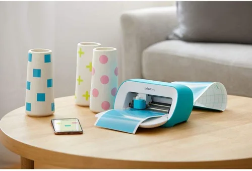 Vista 6 de Cricut Joy Smart Vinyl, permanente, de 14x121cm, rollo de calcomanía adhesiva, color negro