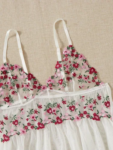 Vista 3 de OYOANGLE Conjuntos de lencería de 2 piezas con bordado floral de malla transparente de encaje para mujer brasier y bragas con aros