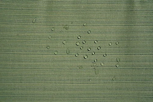 Vista 8 de Protector UV 304 (30302) PDQ A2 Restores water and stain resistance on outdoor fabric, canvas, cushions, and upholstery.
