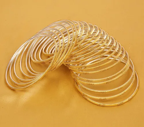 Vista 3 de Touchstone Colección de 2 docenas de pulseras de aleación de Bollywood indio con textura de metal texturizado, pulseras de joyería para mujer