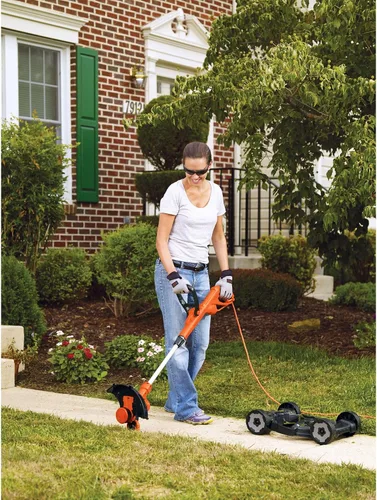 Vista 9 de BLACK+DECKER 3 en 1 Podadora de hierba/de esquina y cortacésped, 6,5 A, 12 pulgadas (MTE912)